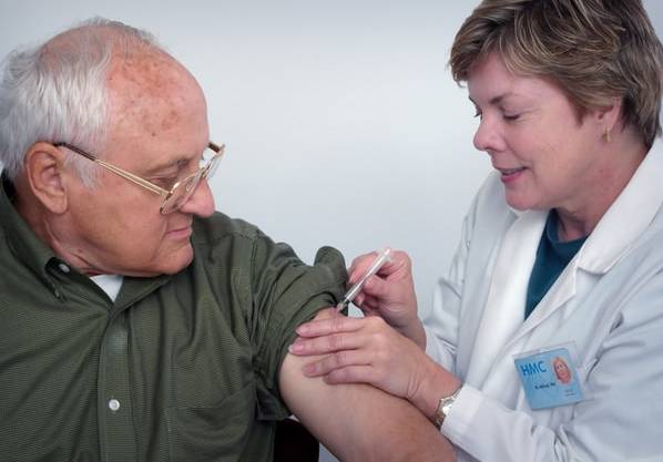 With the end of Medicare’s Annual Enrollment Period rapidly approaching and news of possible COVID-19 vaccines on the way, you may be wondering, “what vaccines does Medicare cover?”